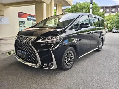Lexus LM