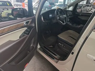GAC Motor Trumpchi M8
