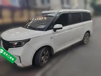 Wuling Hongguang Plus