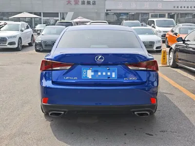 Lexus IS