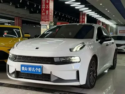 Lynk & Co 03