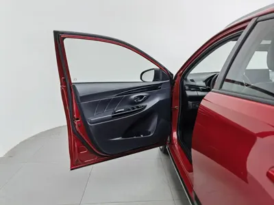 Toyota Yaris L