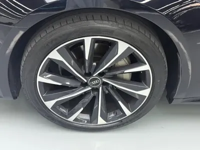 Audi A7L