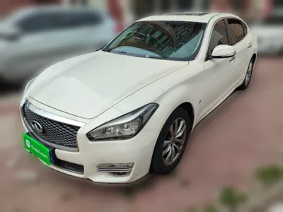 Infiniti Q70