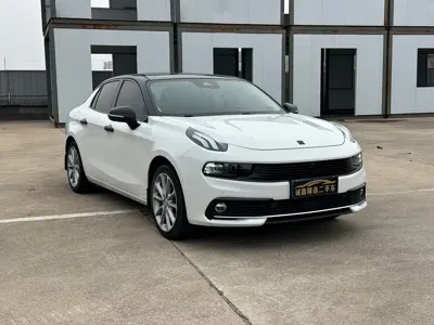 Lynk & Co 03