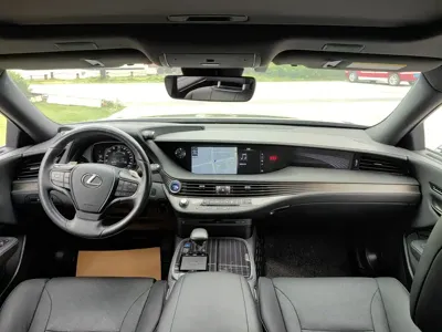 Lexus LS