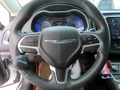 Chrysler 200