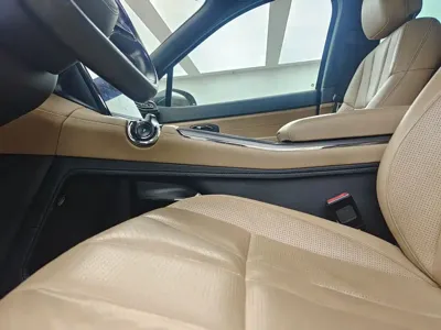 Nio ES8