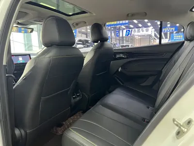 Roewe i5