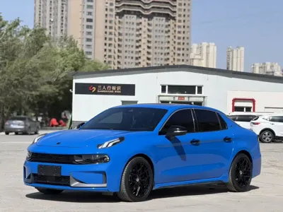 Lynk & Co 03
