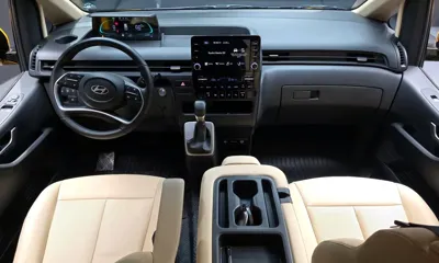 Hyundai Staria