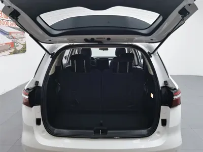 BYD MAX