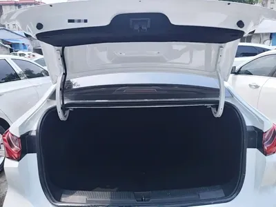 Roewe i5