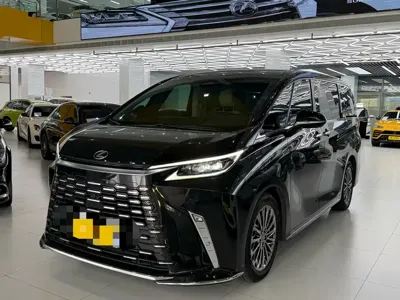 Lexus LM