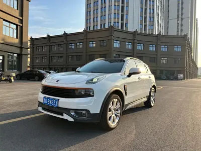 Lynk & Co 01