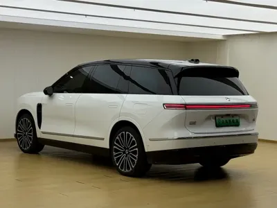 Nio ES8