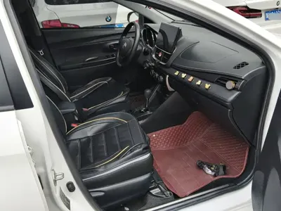 Toyota Yaris L