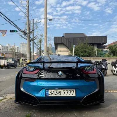 BMW i8