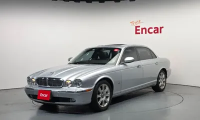 Jaguar XJ-8