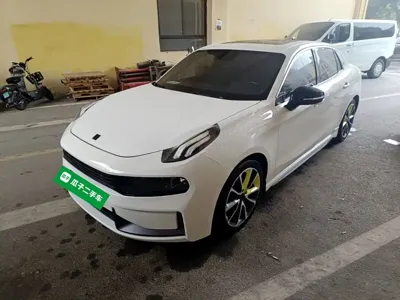 Lynk & Co 03