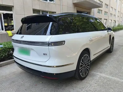 Nio ES8