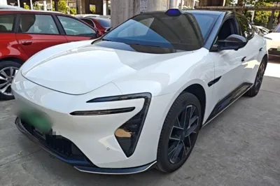 Avatr 06