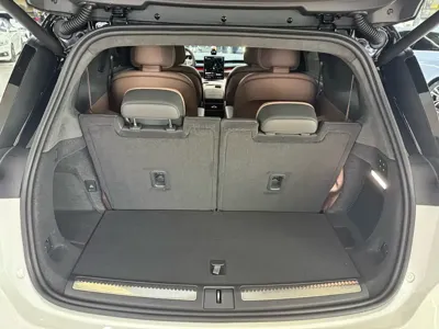 Nio ES8