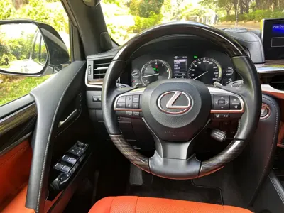 Lexus LX