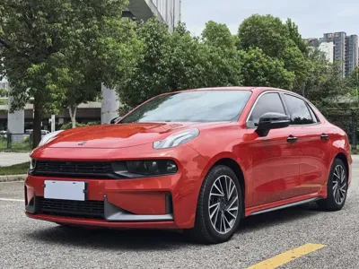 Lynk & Co 03
