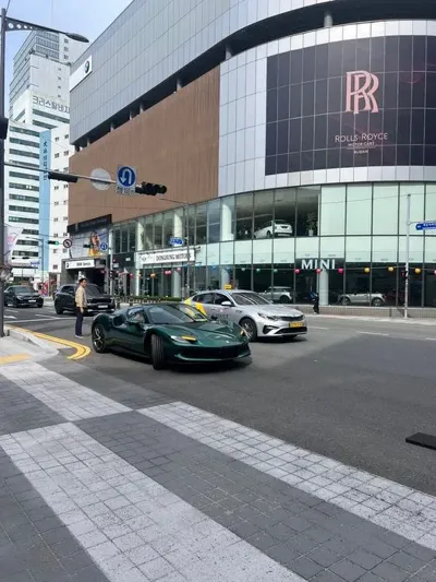 Ferrari 296