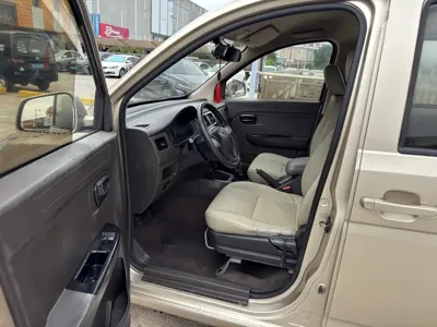 Wuling Rongguang V