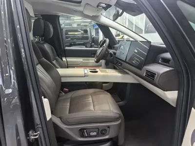 Li Auto Li MEGA