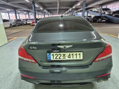 Genesis G70