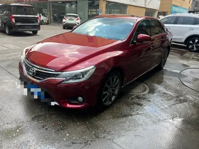 Toyota Reiz