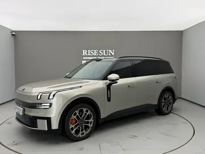 Lynk & Co 领克900