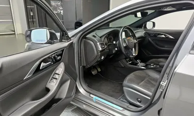 Infiniti Q30