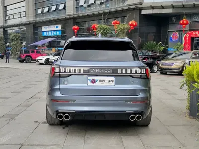 Lynk & Co 09