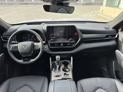 Toyota Crown Kluger