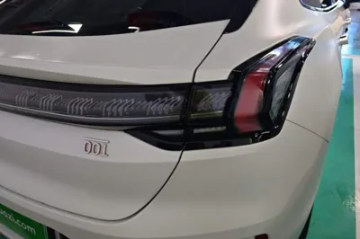 Zeekr 001