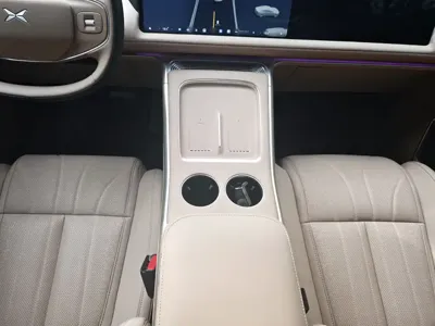 Xpeng G9
