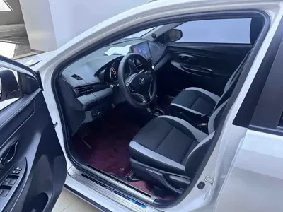 Toyota Yaris L
