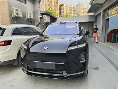 Nio ES8