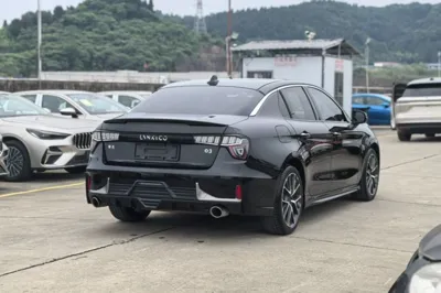 Lynk & Co 03
