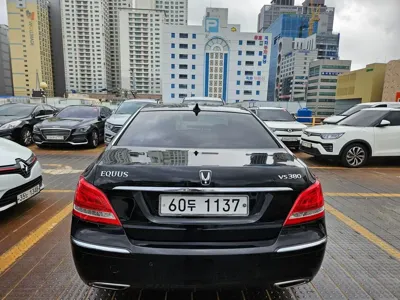 Hyundai Equus