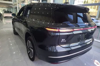 Nio ES8