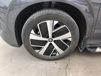 BYD 唐L