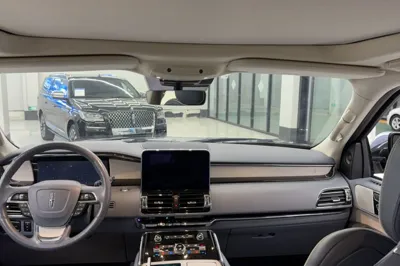 Lincoln Navigator