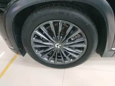 Nio ES8