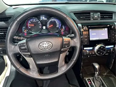 Toyota Reiz