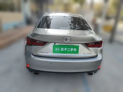 Lexus IS
